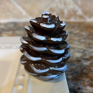 Nora Fleming Pretty Pinecone Mini NWT